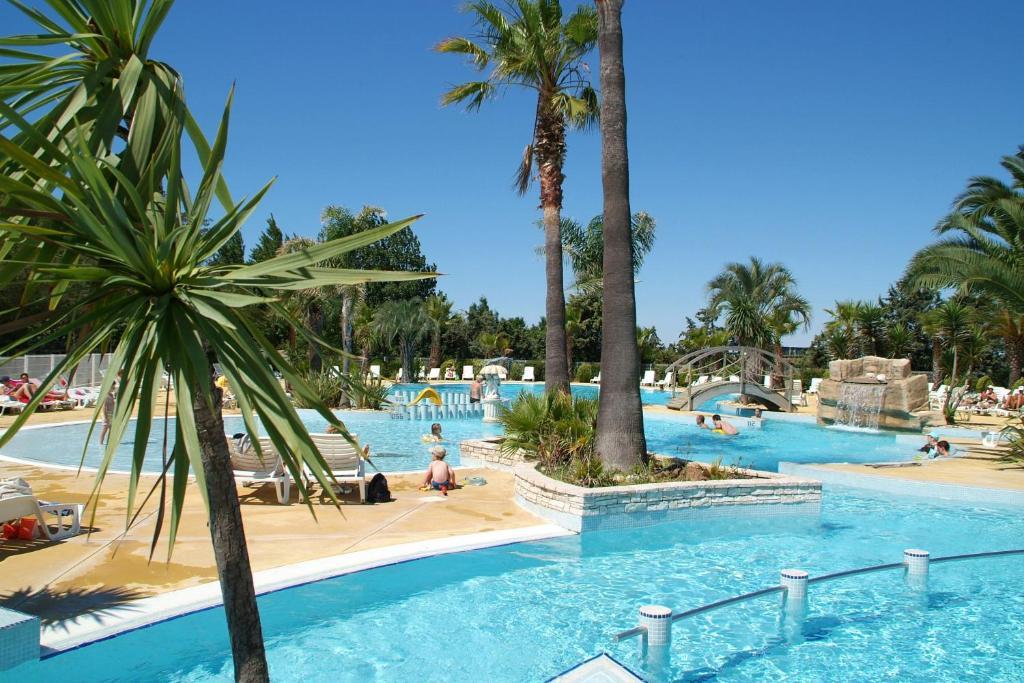 Camping Resort Les Champs Blancs Agde Εξωτερικό φωτογραφία